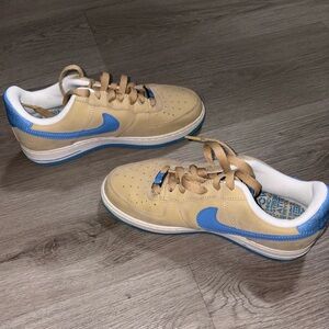 Nike Tan & Blue Sneakers